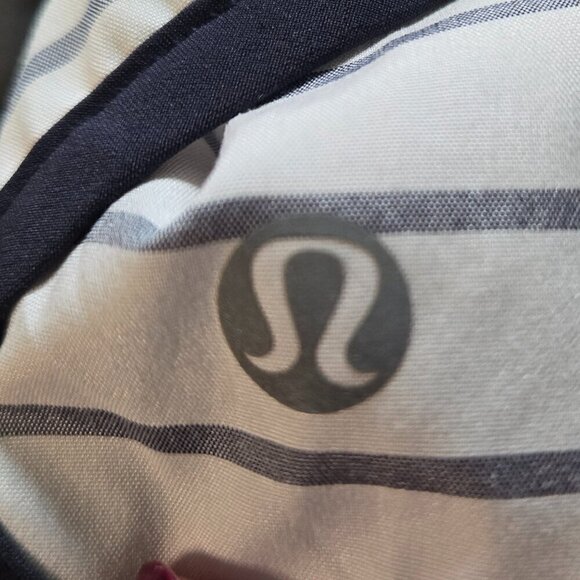 Lululemon Athletica Navy and White Quiet Stripe striped Speed Up Shorts 8 M - Picture 5 of 6